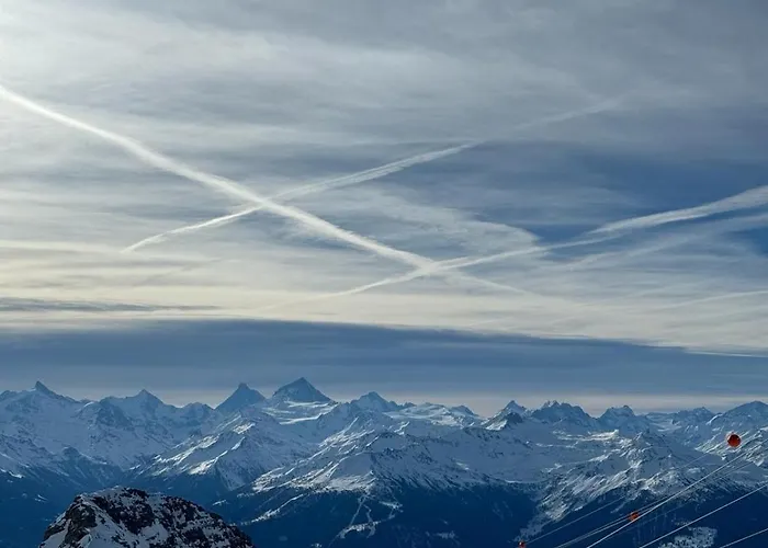 2 Br-app-breathtaking View With Big Balcony 公寓 *